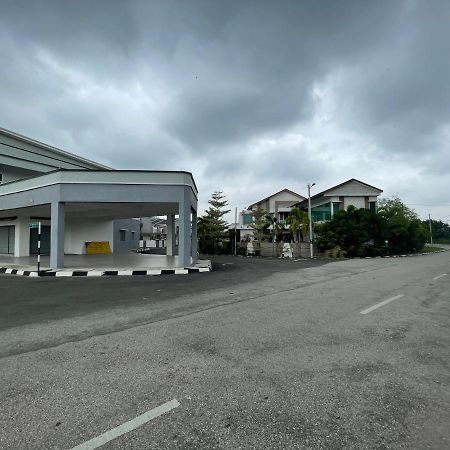 No 61 Nazirin Homestay Tmn Indah Raya 2 Manjung Лумут Екстериор снимка