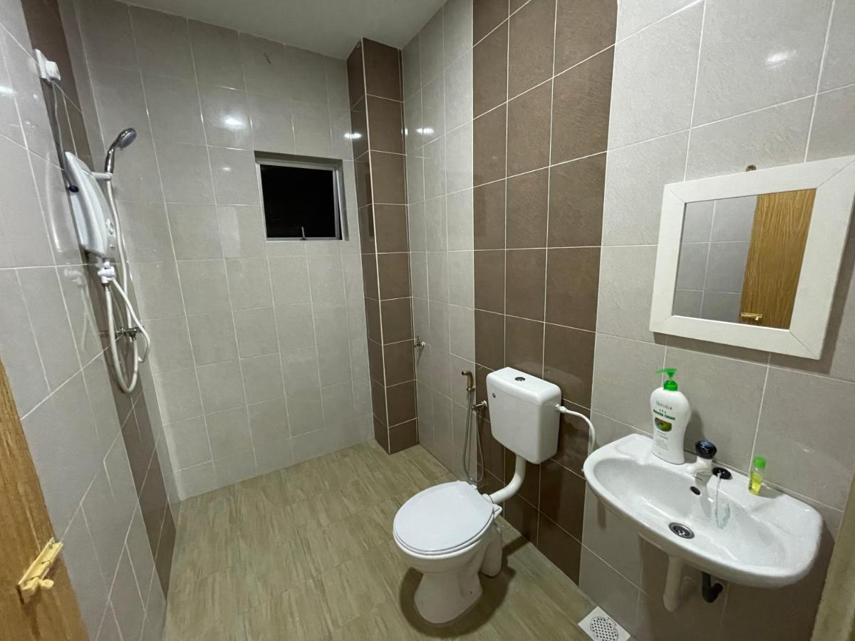 No 61 Nazirin Homestay Tmn Indah Raya 2 Manjung Лумут Екстериор снимка