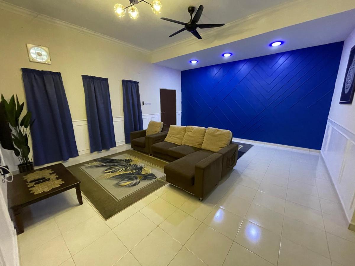 No 61 Nazirin Homestay Tmn Indah Raya 2 Manjung Лумут Екстериор снимка