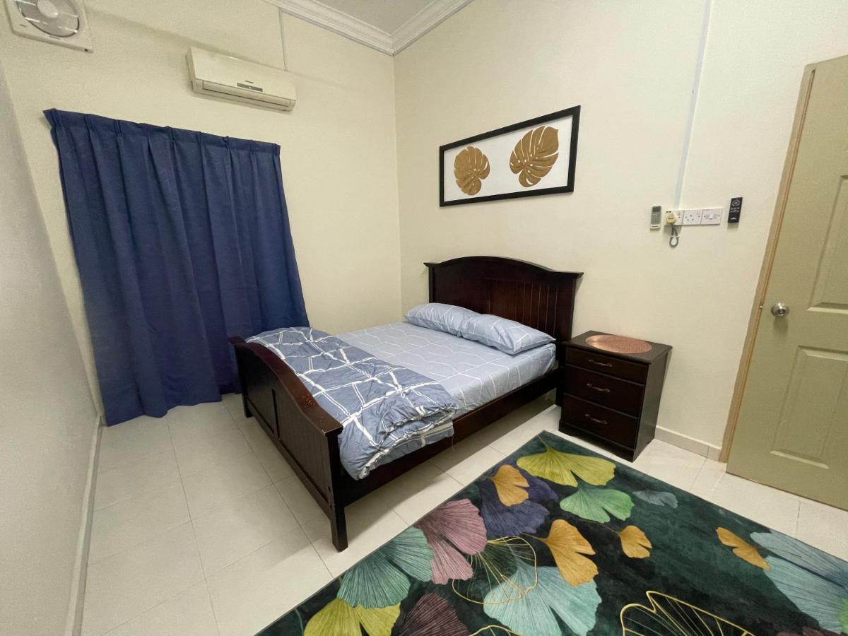 No 61 Nazirin Homestay Tmn Indah Raya 2 Manjung Лумут Екстериор снимка